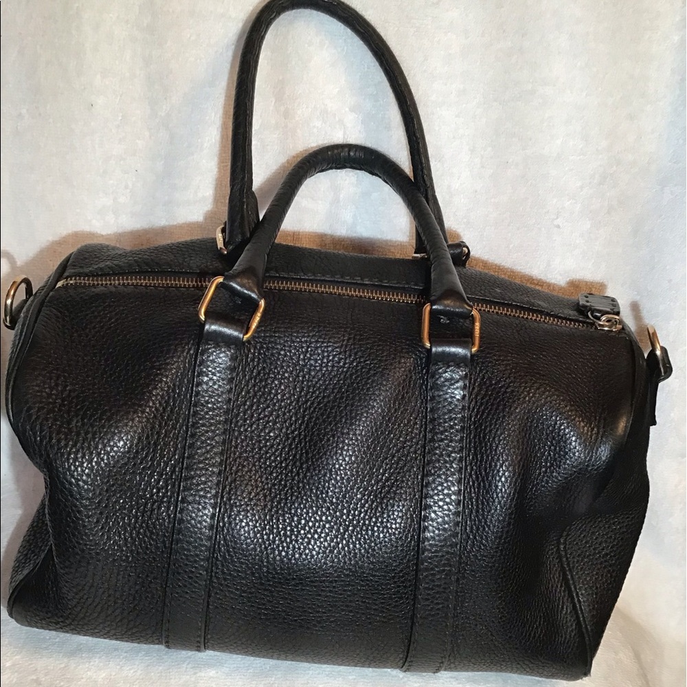 Fendi seller is leather bag - Picture 2 of 12